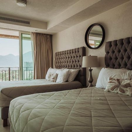 Grand Venetian Beachfront Condos Puerto Vallarta Bagian luar foto