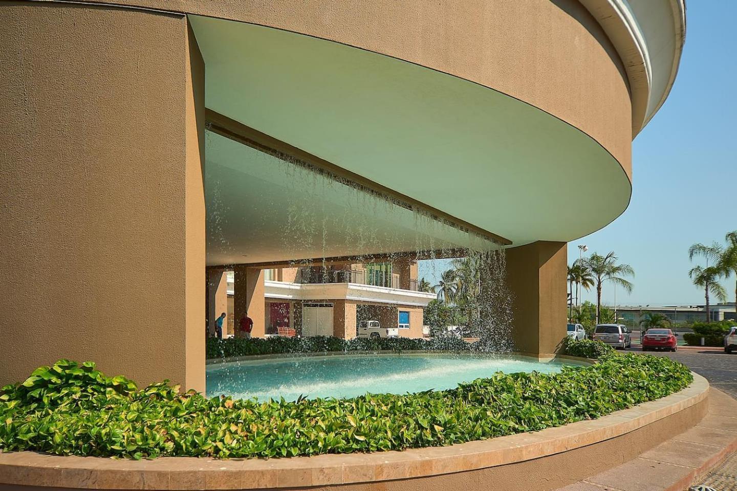 Grand Venetian Beachfront Condos Puerto Vallarta Bagian luar foto