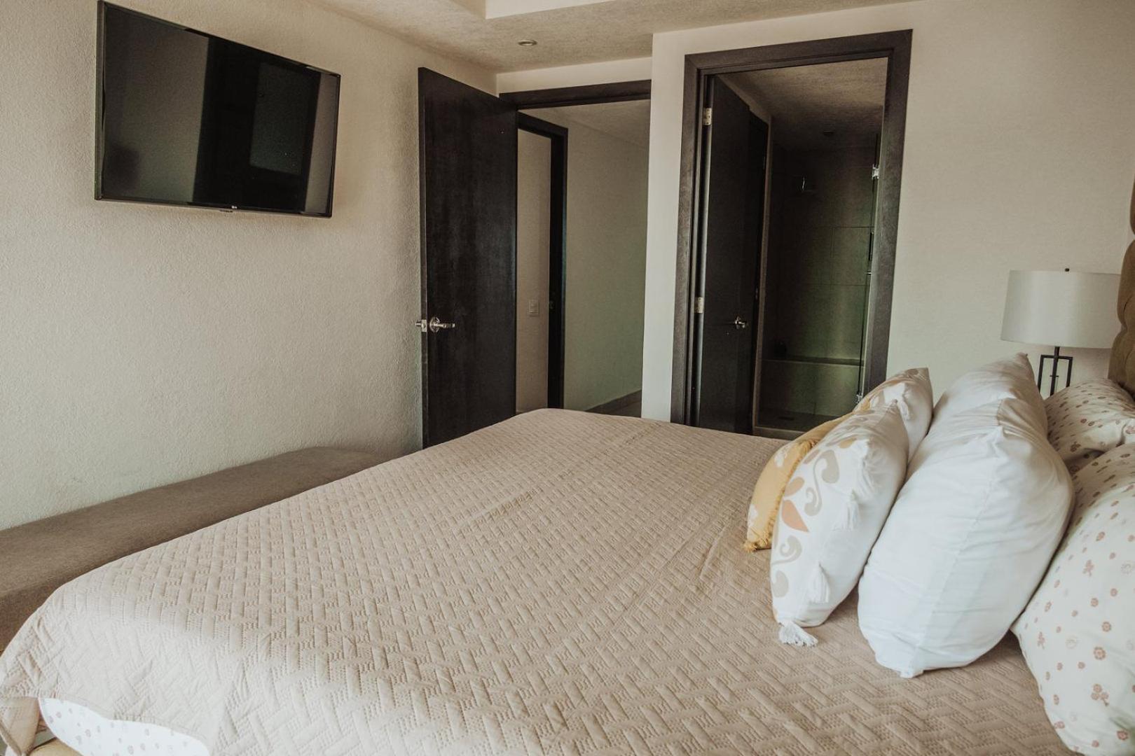 Grand Venetian Beachfront Condos Puerto Vallarta Bagian luar foto