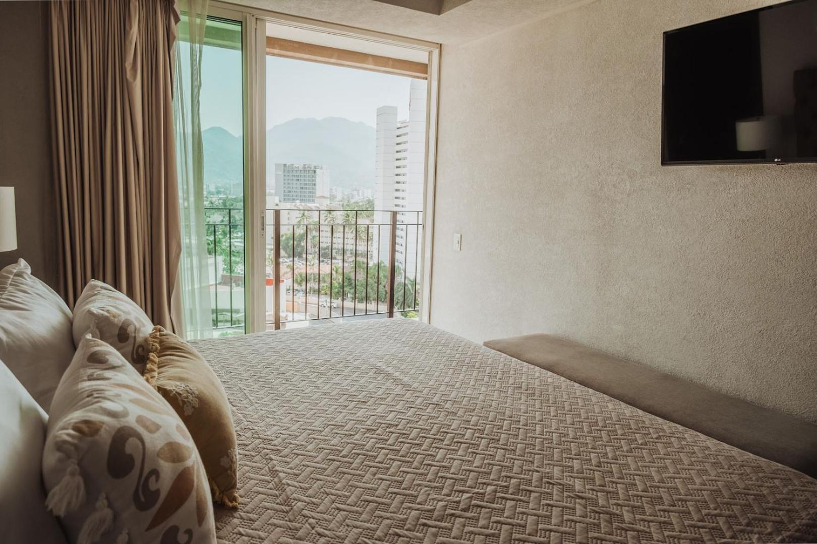 Grand Venetian Beachfront Condos Puerto Vallarta Bagian luar foto