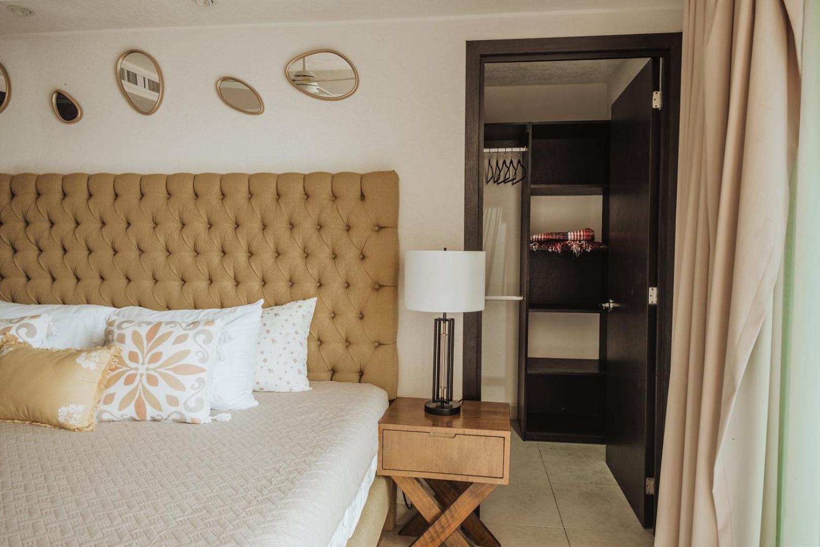 Grand Venetian Beachfront Condos Puerto Vallarta Bagian luar foto