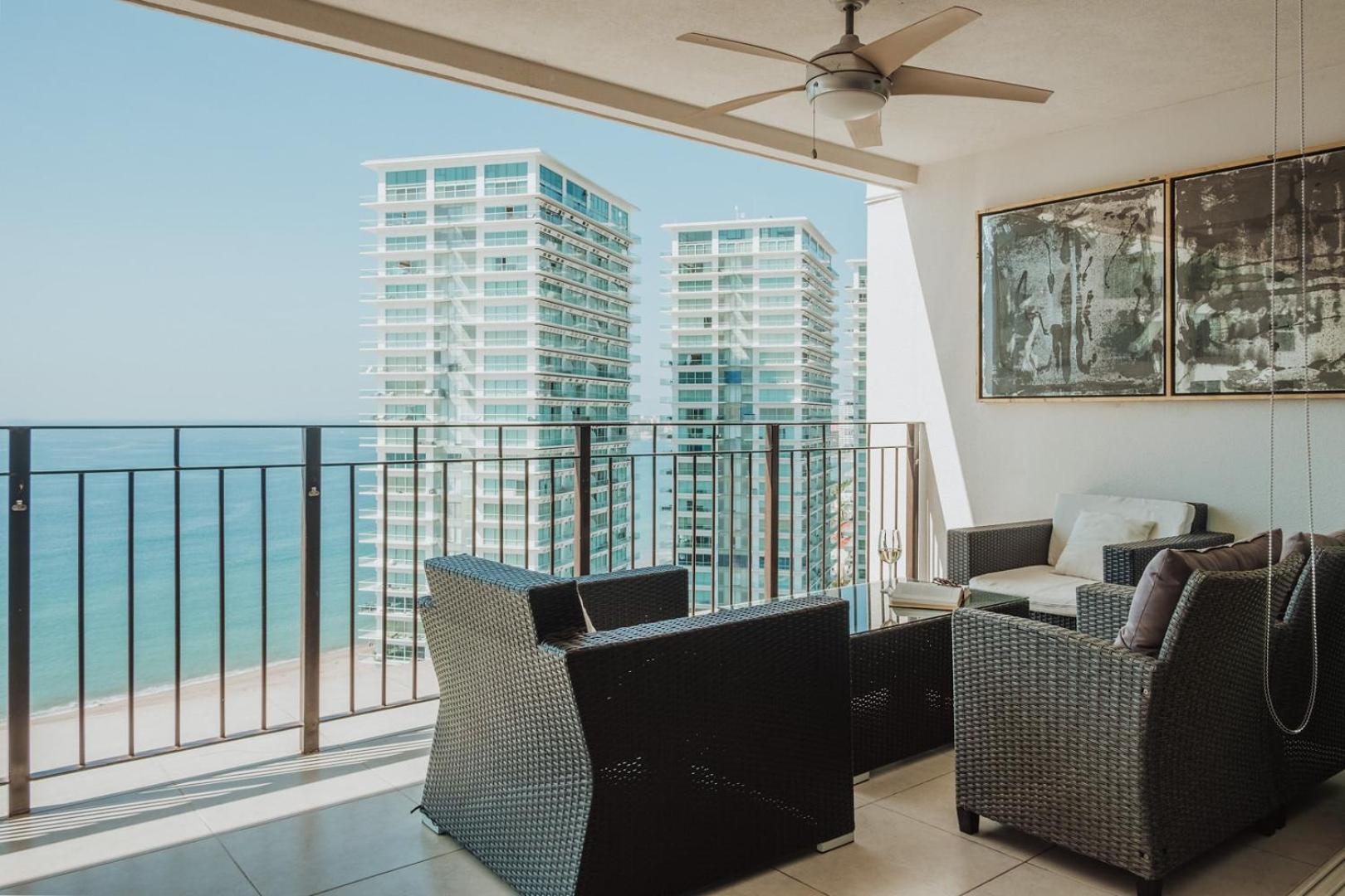 Grand Venetian Beachfront Condos Puerto Vallarta Bagian luar foto