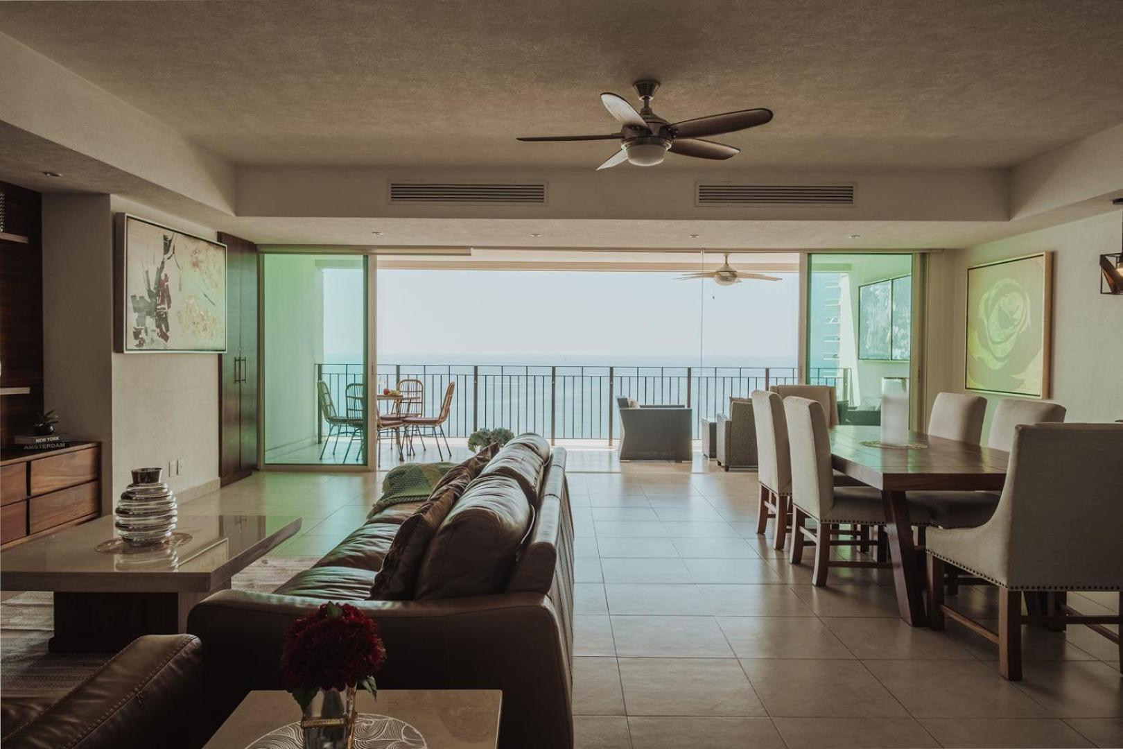 Grand Venetian Beachfront Condos Puerto Vallarta Bagian luar foto