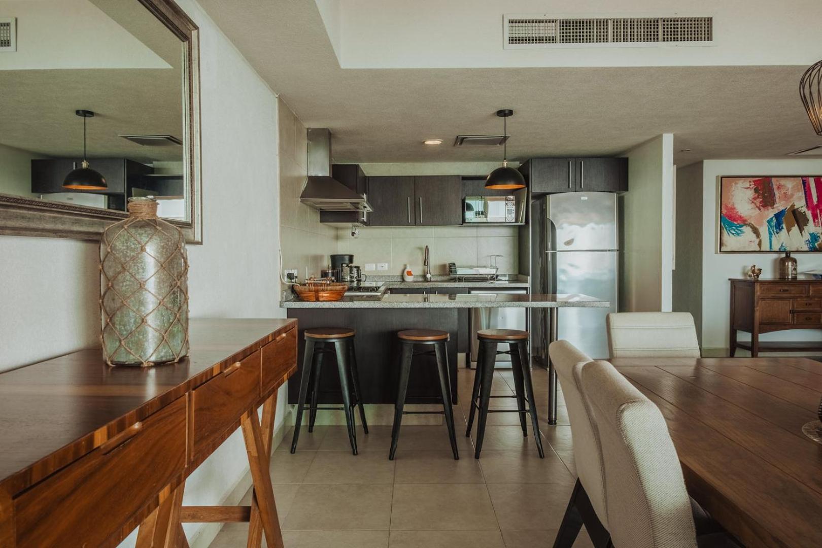 Grand Venetian Beachfront Condos Puerto Vallarta Bagian luar foto