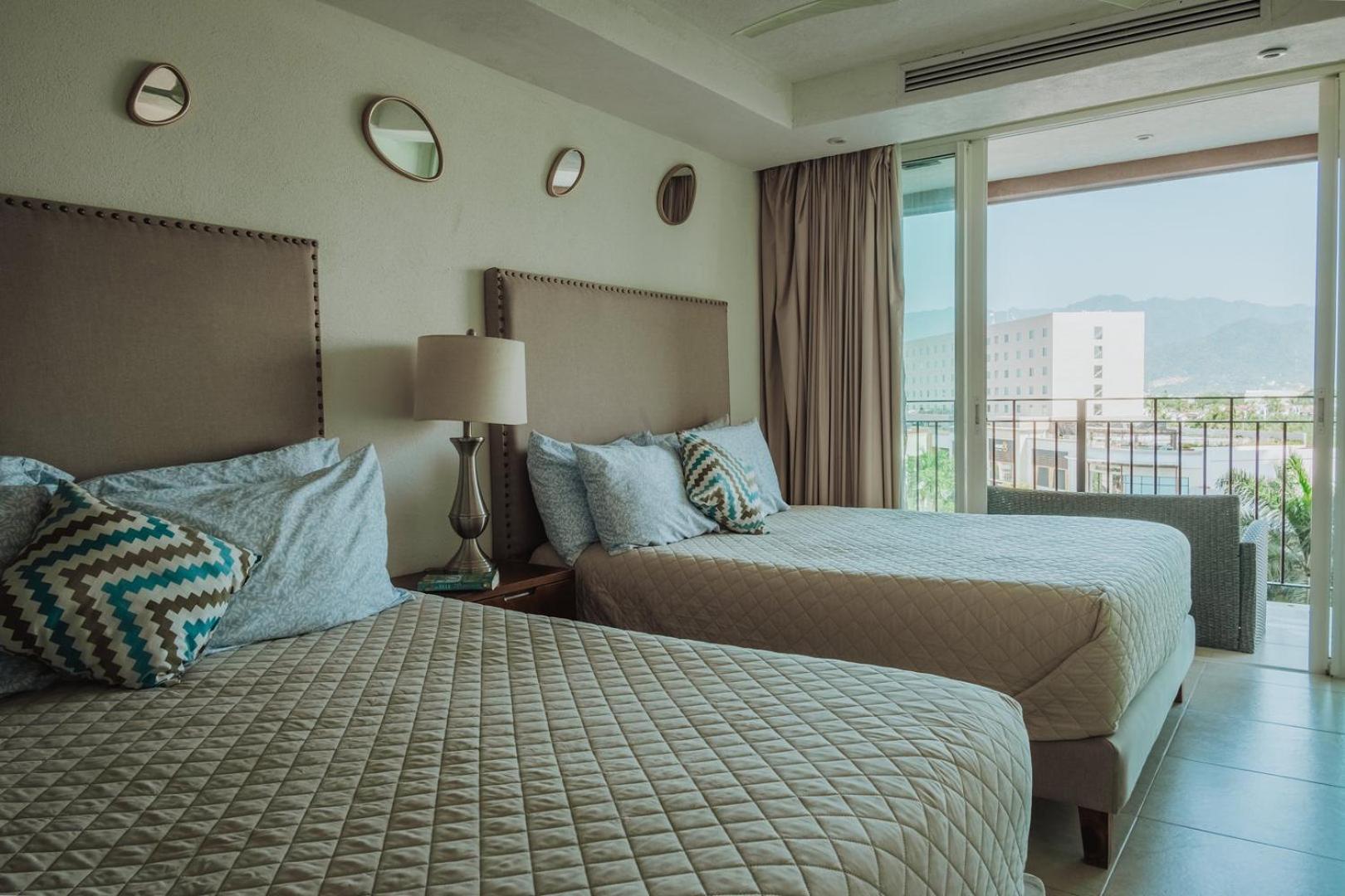 Grand Venetian Beachfront Condos Puerto Vallarta Bagian luar foto