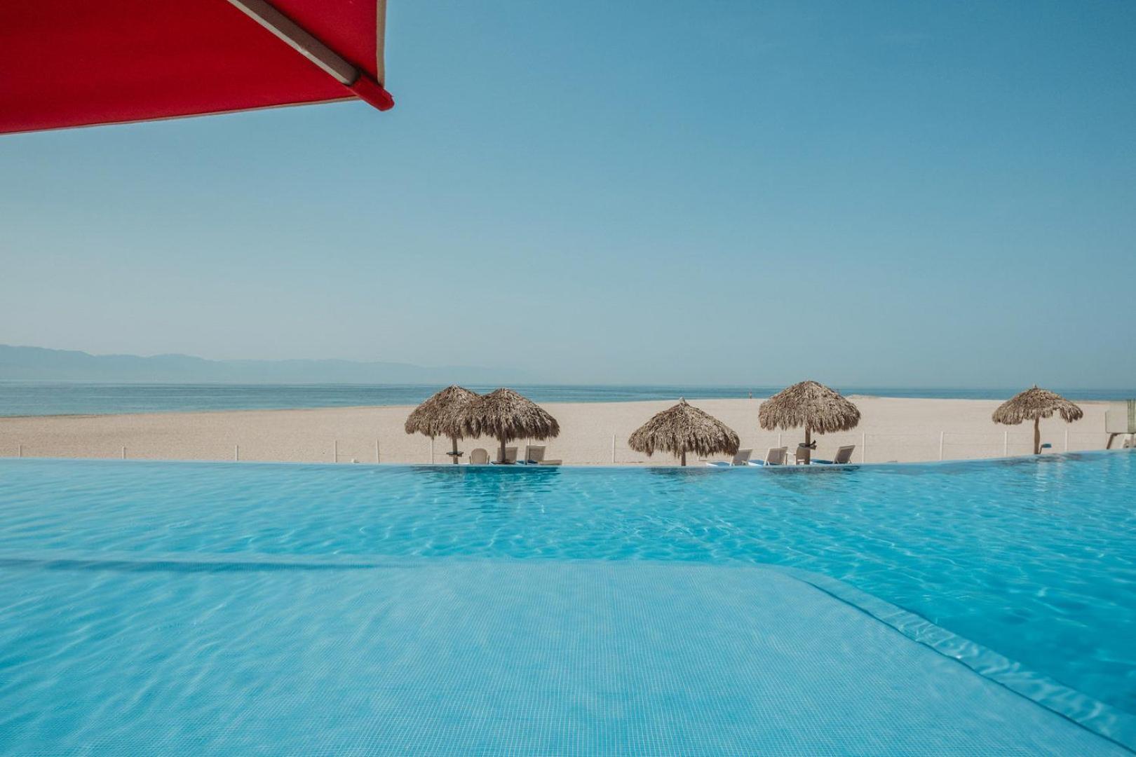 Grand Venetian Beachfront Condos Puerto Vallarta Bagian luar foto