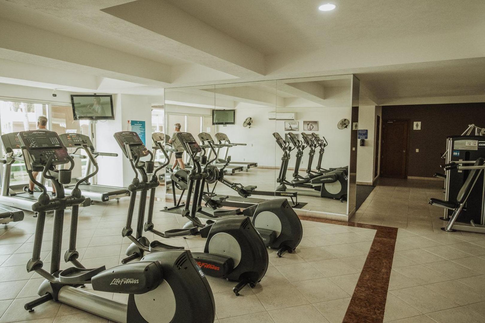 Grand Venetian Beachfront Condos Puerto Vallarta Bagian luar foto