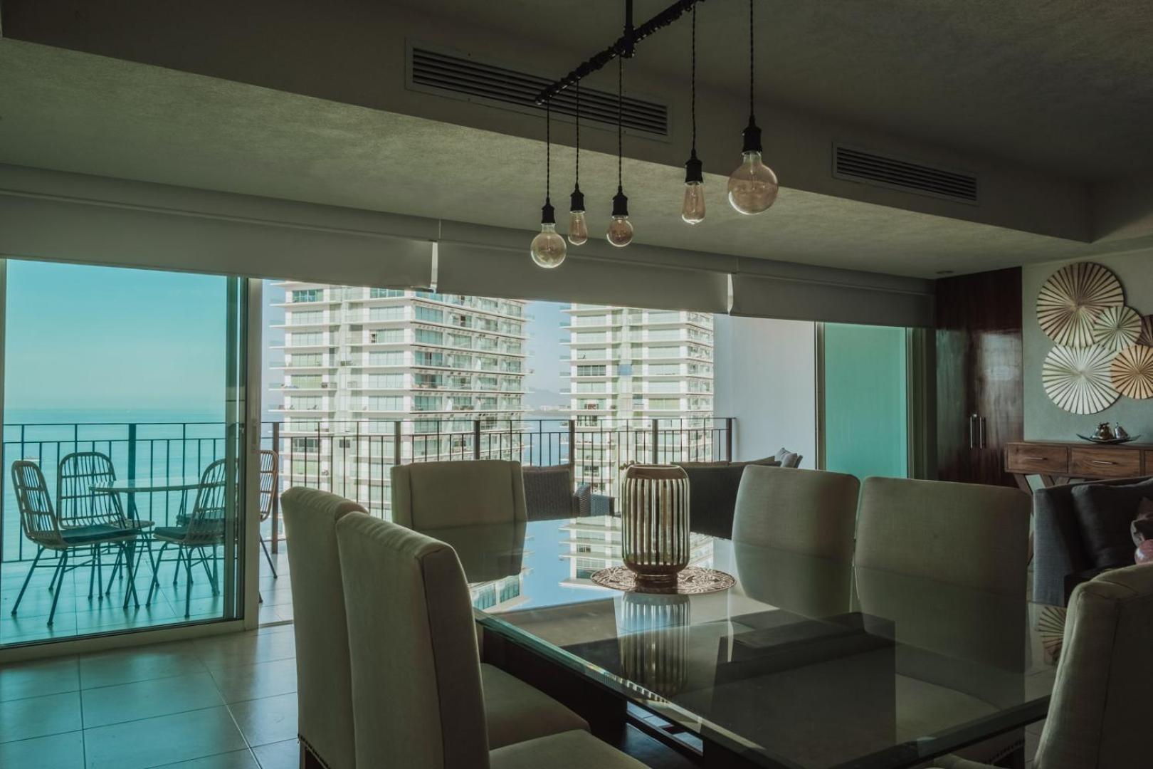 Grand Venetian Beachfront Condos Puerto Vallarta Bagian luar foto