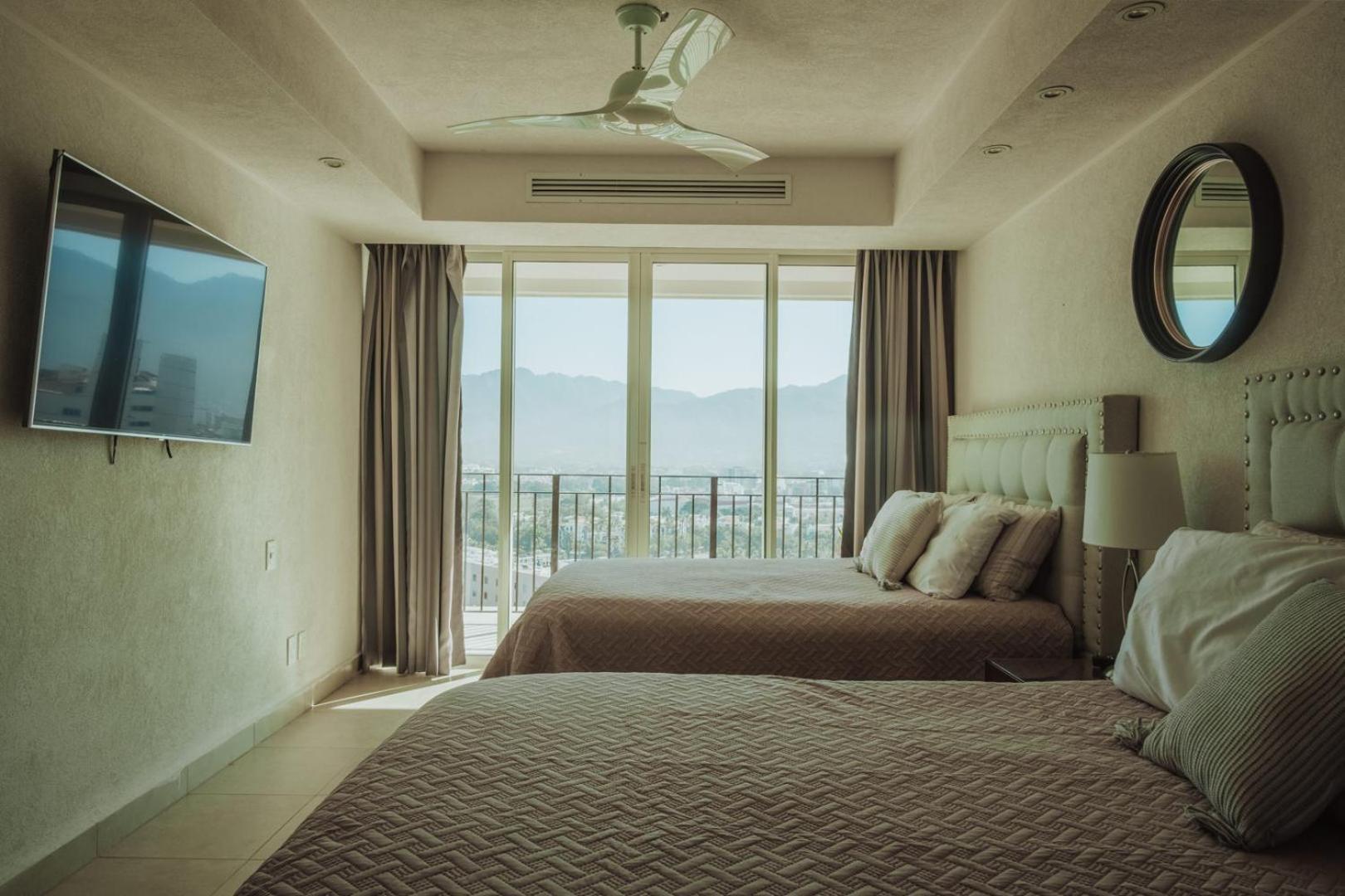 Grand Venetian Beachfront Condos Puerto Vallarta Bagian luar foto